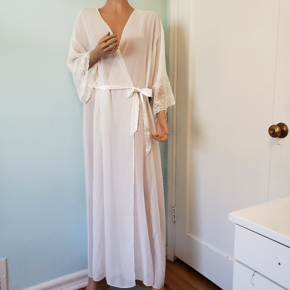NWT Seductive Wear by Cinema Etoile long Robe.